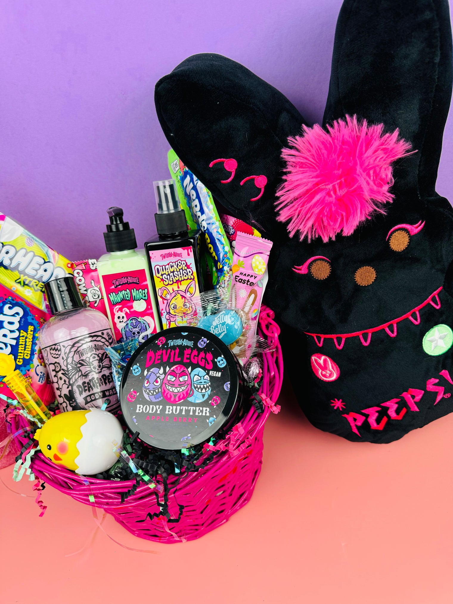 Pink basket w black peep