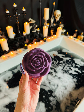 Black Dahlia bath bomb