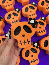 Load image into Gallery viewer, Sandy Skull  Bath Bomb
